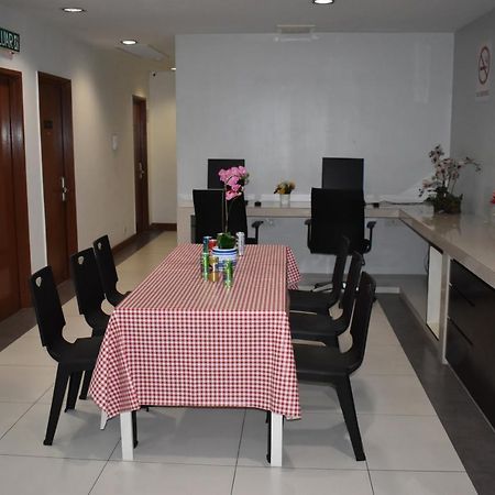 Wl Hotel Kampung Baharu Sungai Buluh Exteriör bild