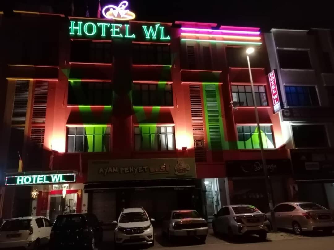 Wl Hotel Kampung Baharu Sungai Buluh Exteriör bild